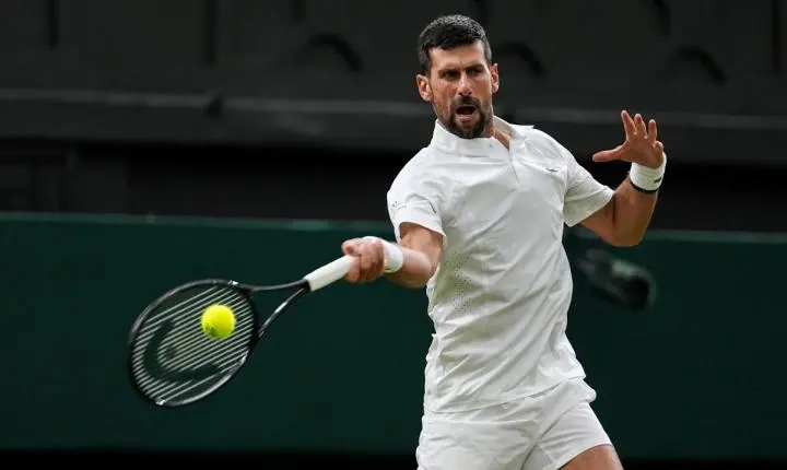 Djokovic avança em Wimbledon com vitória sobre Tsitsipas