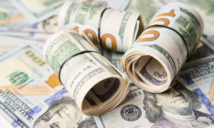 Com queda no preço do petróleo, dólar hoje opera estável a R$ 5,08