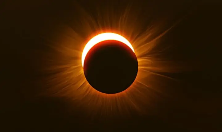 Como o eclipse solar de agosto pode impactar transformações e ciclos pessoais