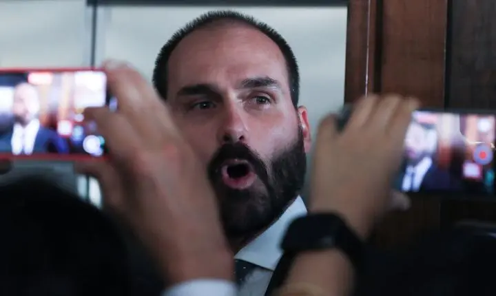 Eduardo Bolsonaro tem mandado de prisão registrado no sistema do BNMP