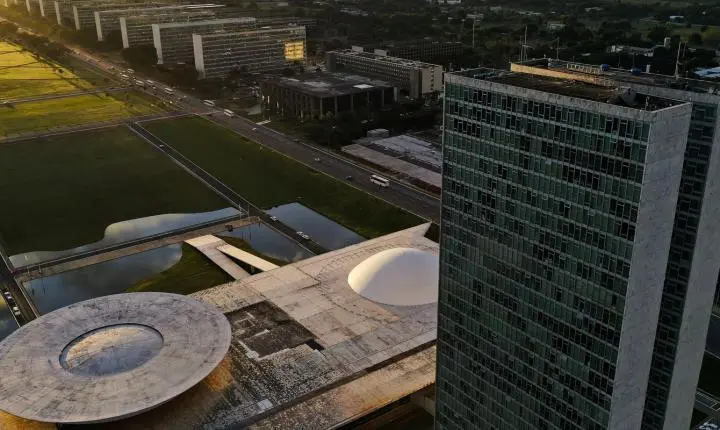 Eleições 2026: entenda quais são as atribuições dos senadores e deputados