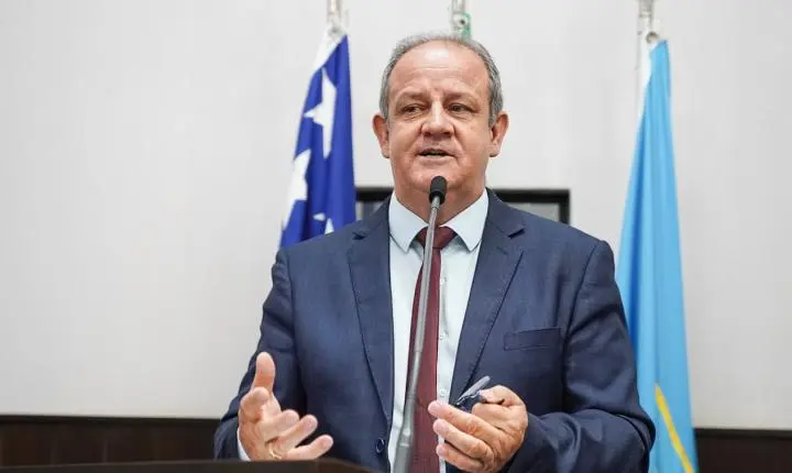 Marcos Cunha desiste de candidatura e anuncia apoio a Wilde Cambão em Luziânia