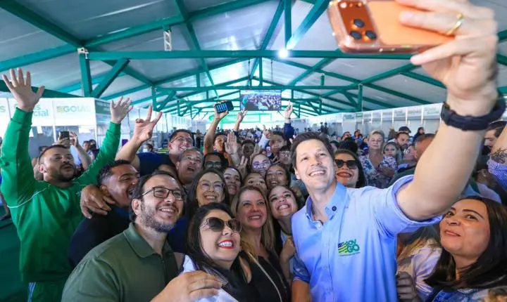 Daniel Vilela inaugura Restaurante do Bem e abre Goiás Social em Valparaíso, destacando o Entorno