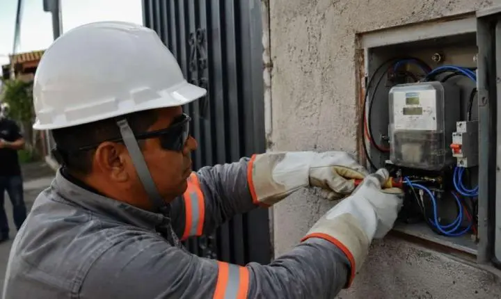 Equatorial Goiás flagra mais de 5,2 mil desvios de energia e detém 63 indivíduos em três meses