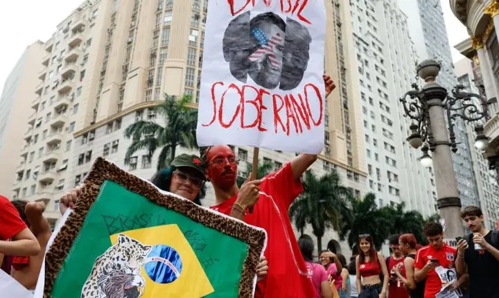 Estudantes realizam ato no Rio de Janeiro durante as eleições 2026