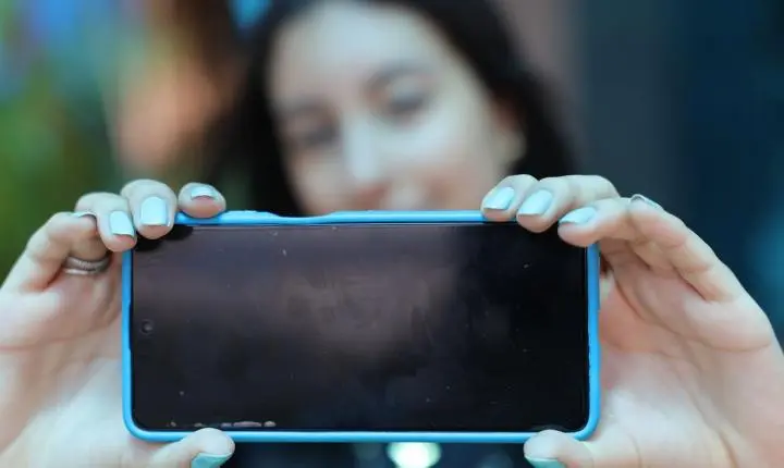 Estudo revela que adolescentes apontam falhas na internet e pedem mudanças