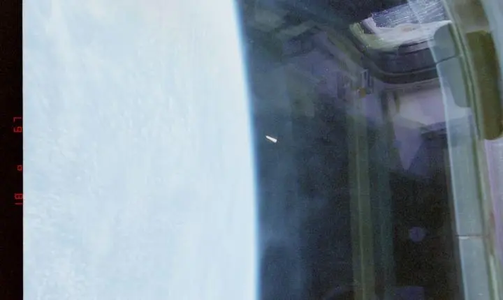 EUA divulga imagens de Ovni capturadas por astronautas em órbita da Terra