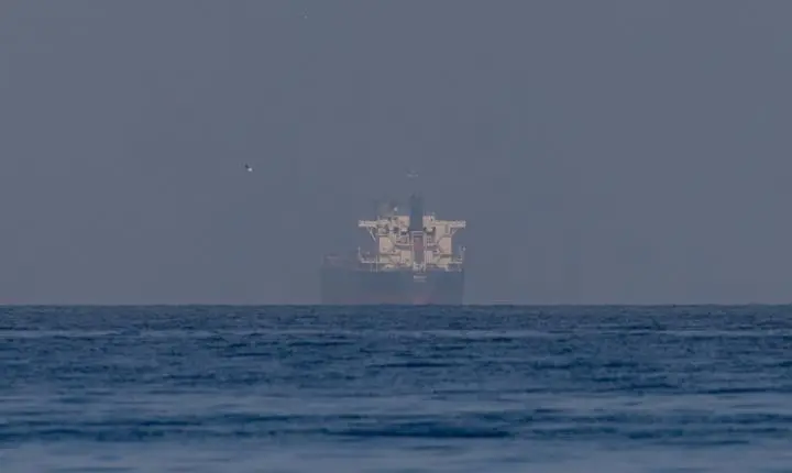 EUA realizam ataques contra o Irã no Estreito de Ormuz e governo promete forte retaliação