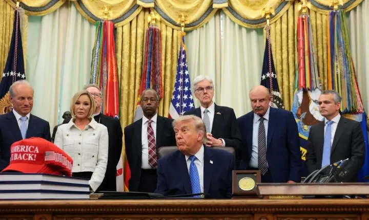 EUA intensificam ataques e Trump ameaça que Irã pode 'deixar de existir'
