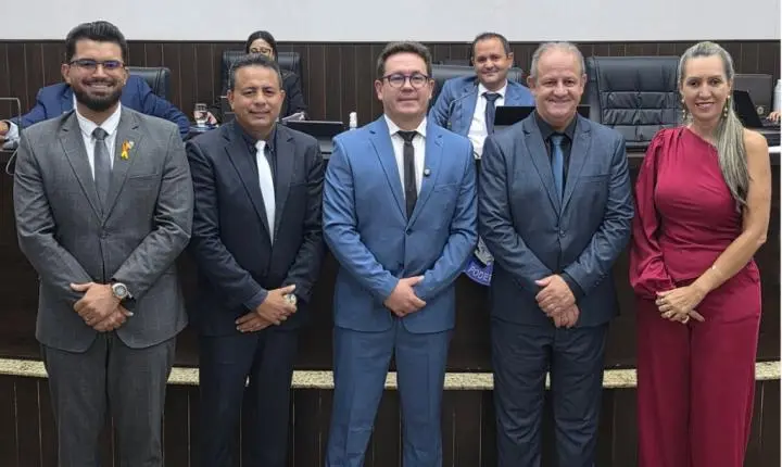 Everaldo Meireles assume a presidência da Câmara de Luziânia por unanimidade