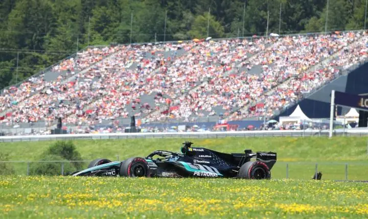 George Russell conquista a pole position no GP da Áustria; Gabriel Bortoleto larga em 12º