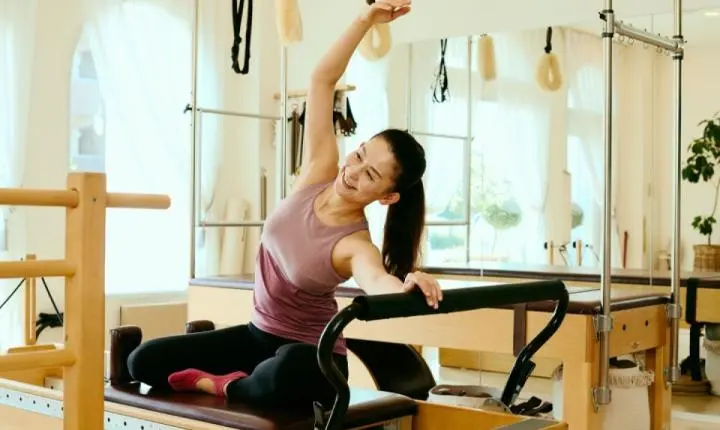 Como o pilates e o consumo de fibras ajudam a queimar gordura após os 40 anos