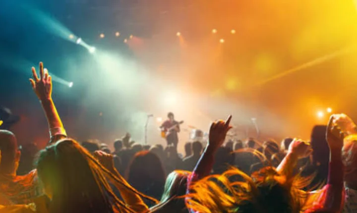Pirenópolis celebra 10 anos da Santa Dica com festival de cerveja artesanal e black music