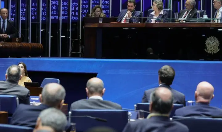 Fim da escala 6x1 avança no Senado com votação prevista