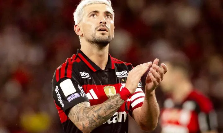 Arrascaeta é relacionado pelo Flamengo após quase três meses para o Campeonato Brasileiro