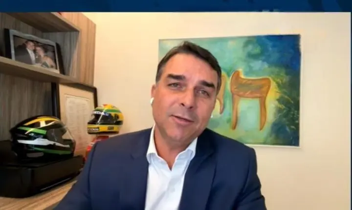 Flávio Bolsonaro planeja anunciar candidato a vice até o dia 15 de agosto