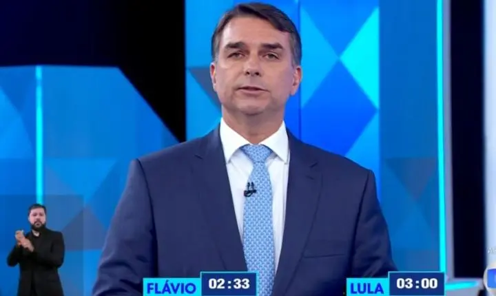 Flávio Bolsonaro cita Jonas Suassuna e liga empresário a Lulinha