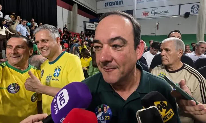 Flávio Roscoe é internado com pneumonia severa e suspende agenda em MG