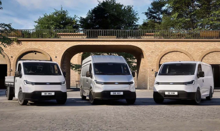 Ford trará três versões da van elétrica Transit City ao Brasil em 2026