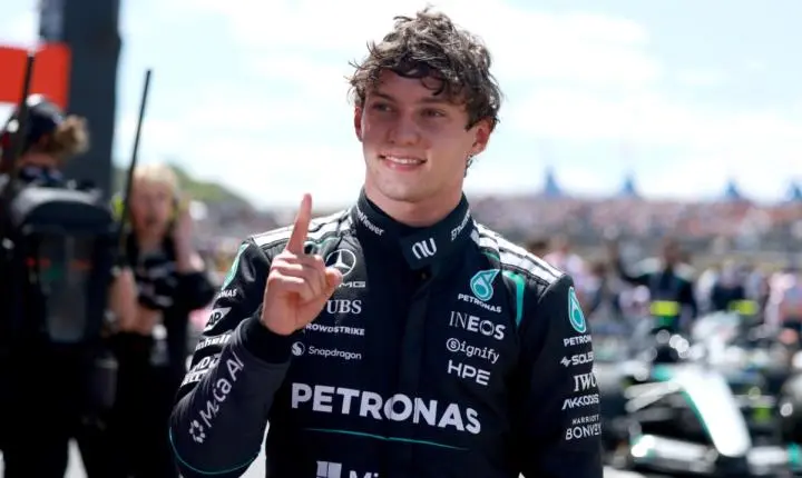 Kimi Antonelli assegura a pole position no GP da Grã-Bretanha