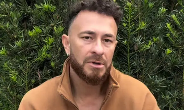 Fred Bruno exibe estado do pé após ser atingido por tiro