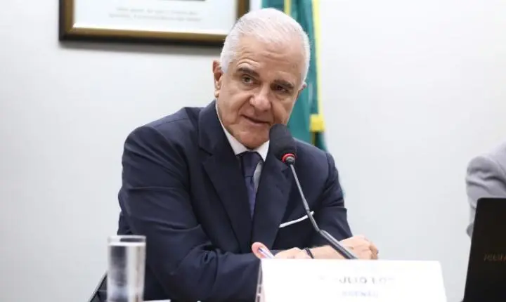 Frentes parlamentares rechaçam fim da 'taxa das blusinhas' e alertam para concorrência desleal