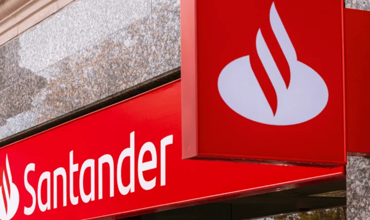 Funcionária do Santander é presa por desvio milionário de idosos