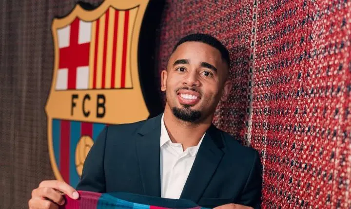 Gabriel Jesus é apresentado no Barcelona e confirma redução salarial