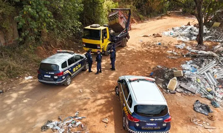GCM aplica multa de R$ 12 mil por descarte irregular de entulho em Goiânia