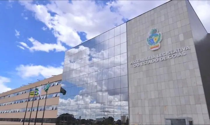 Eleitores elegem novos deputados estaduais em Goiás para a Alego