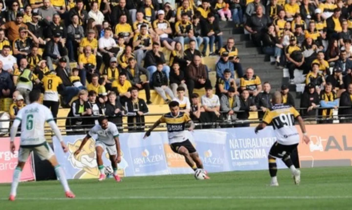 Goiás perde para o Criciúma fora de casa e desperdiça chance na Série B