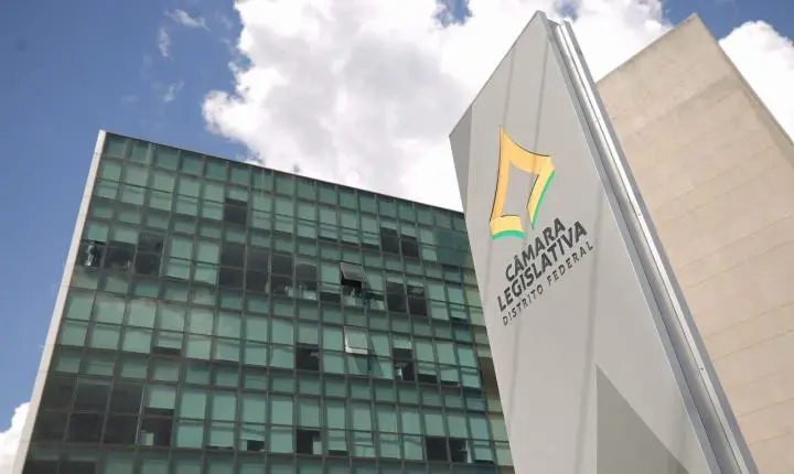 Homem é preso suspeito de vender falsos cargos comissionados na CLDF por R$ 18 mil