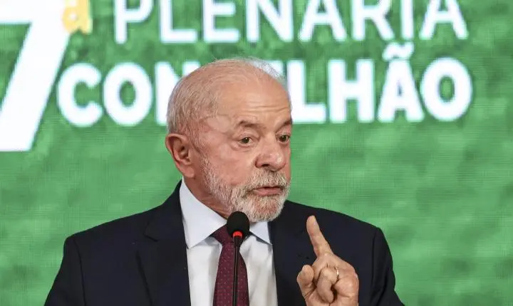 Lula anuncia estudo para devolução de celulares roubados via Correios