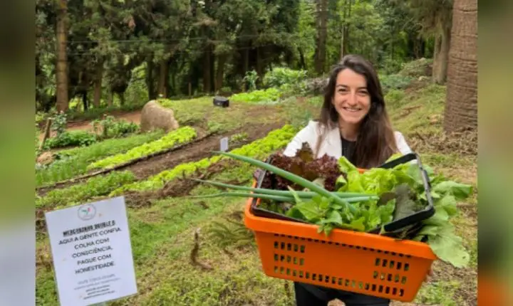 Espanhola cria horta agroecológica 24h na Serra da Mantiqueira em MG
