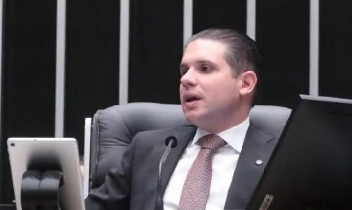Hugo Motta diz que MP da medicina garante rigor e melhora na formação