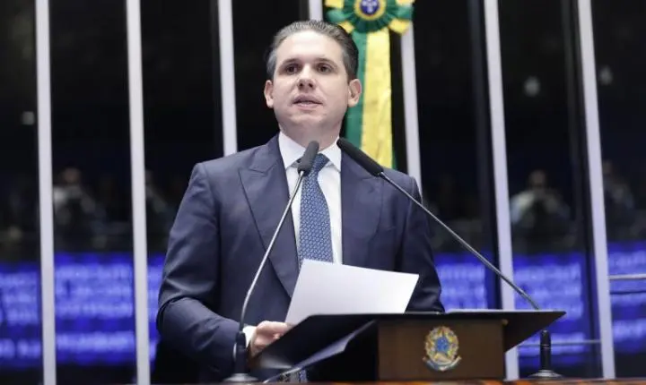 Hugo Motta defende o diálogo entre os Poderes para fortalecer as instituições