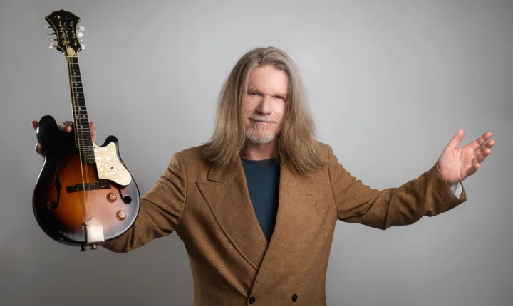 Humberto Gessinger encerra turnê acústica em Goiânia com show especial