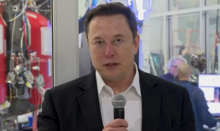 Inteligência artificial pode superar humanos em cinco anos, diz Elon Musk