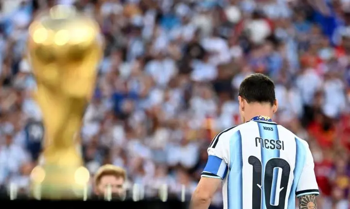 A imprensa argentina chora o vice na Copa do Mundo e agradece a Messi