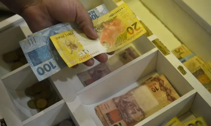 Inflação para correção salarial atinge 4,11% em 12 meses