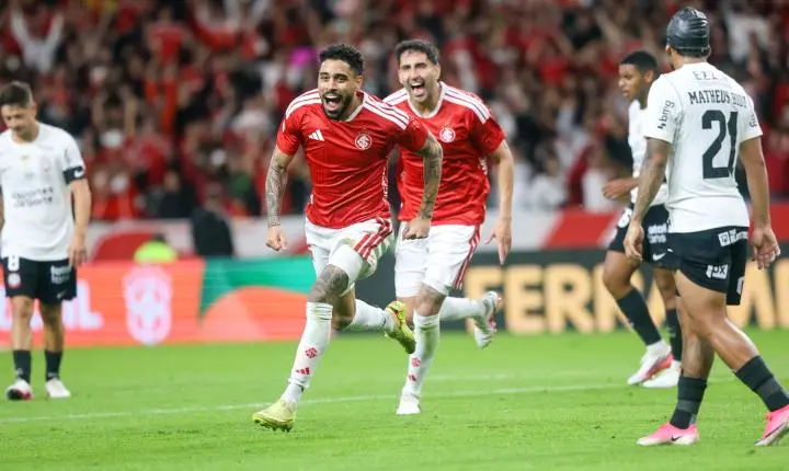 Internacional supera o Corinthians por 2 a 0 e larga na frente na Copa do Brasil