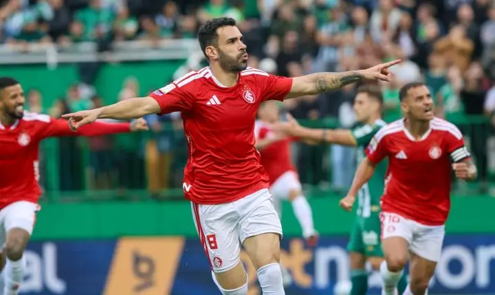 Internacional bate a Chapecoense e quebra jejum no campeonato brasileiro