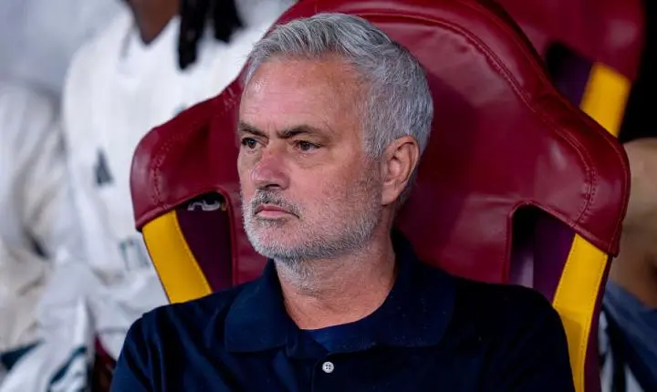 José Mourinho defende Vinícius Júnior e diz que forçaria saída