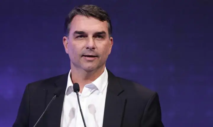 Justiça Eleitoral libera carreata de Flávio Bolsonaro após pedido negado ao PSol