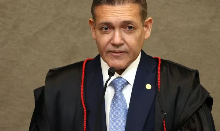 Kassio Nunes Marques pede à PGR parecer sobre revisão criminal de Bolsonaro