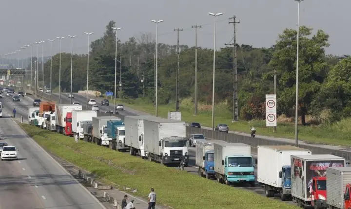 Nova lei garante o piso mínimo do frete no transporte rodoviário de cargas