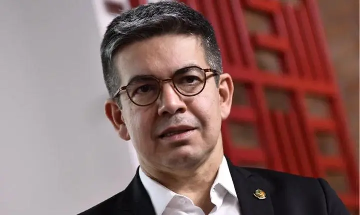 Randolfe critica no Congresso afastamento na Polícia Federal ordenado por ministro