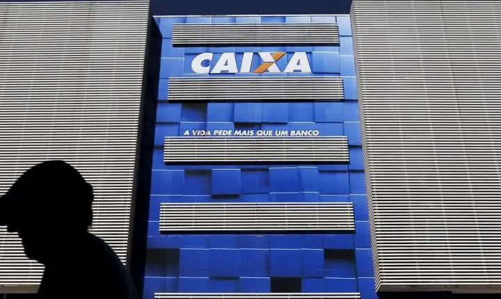 O lucro da Caixa recua 34% no primeiro trimestre devido a novas normas do Banco Central