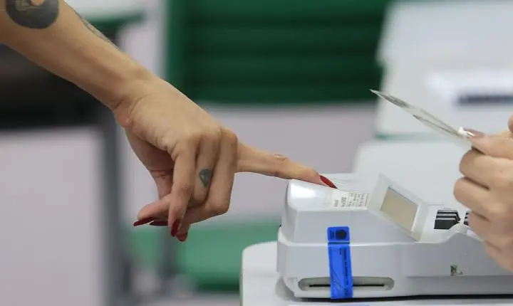 Nas Eleições 2026, Lula avança em todas as UFs enquanto Flávio recua em 6