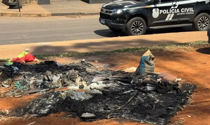 Mãe de bebê carbonizado no DF é solta após audiência de custódia